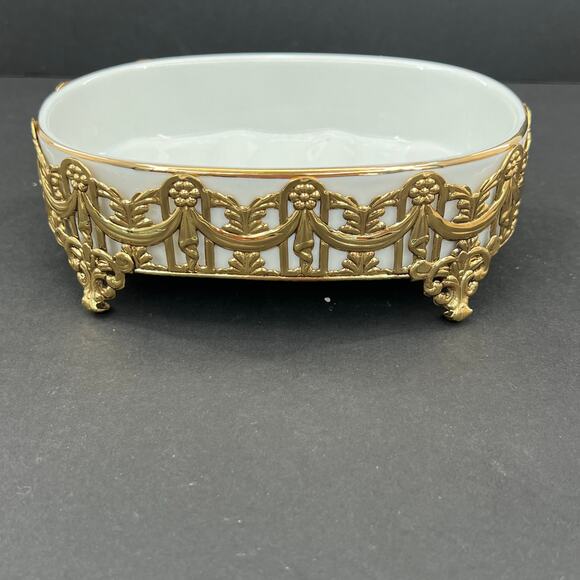 Vintage Stylebuilt Gold French Drape Porcelain Tassel Soap Dish - Picture 9 of 10